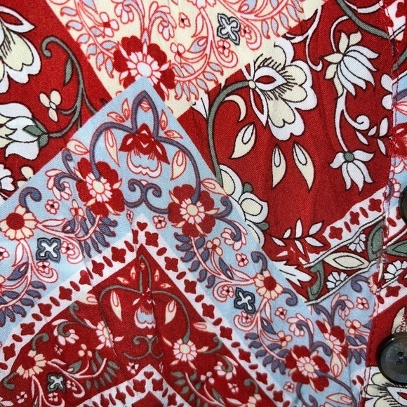 Who I Am Red with Buttons Mid Length Size 8 - Picture 3 of 7